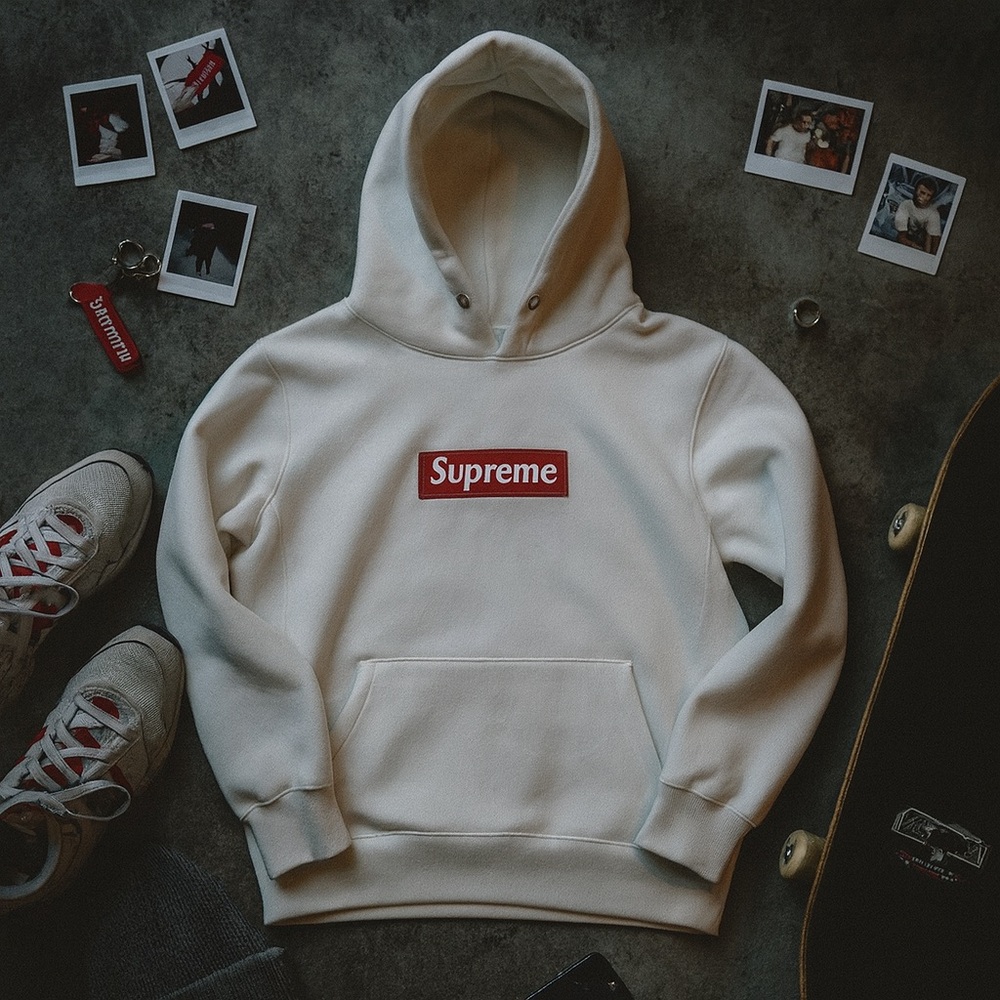 Supreme | White Box Logo Hoodie | Medium